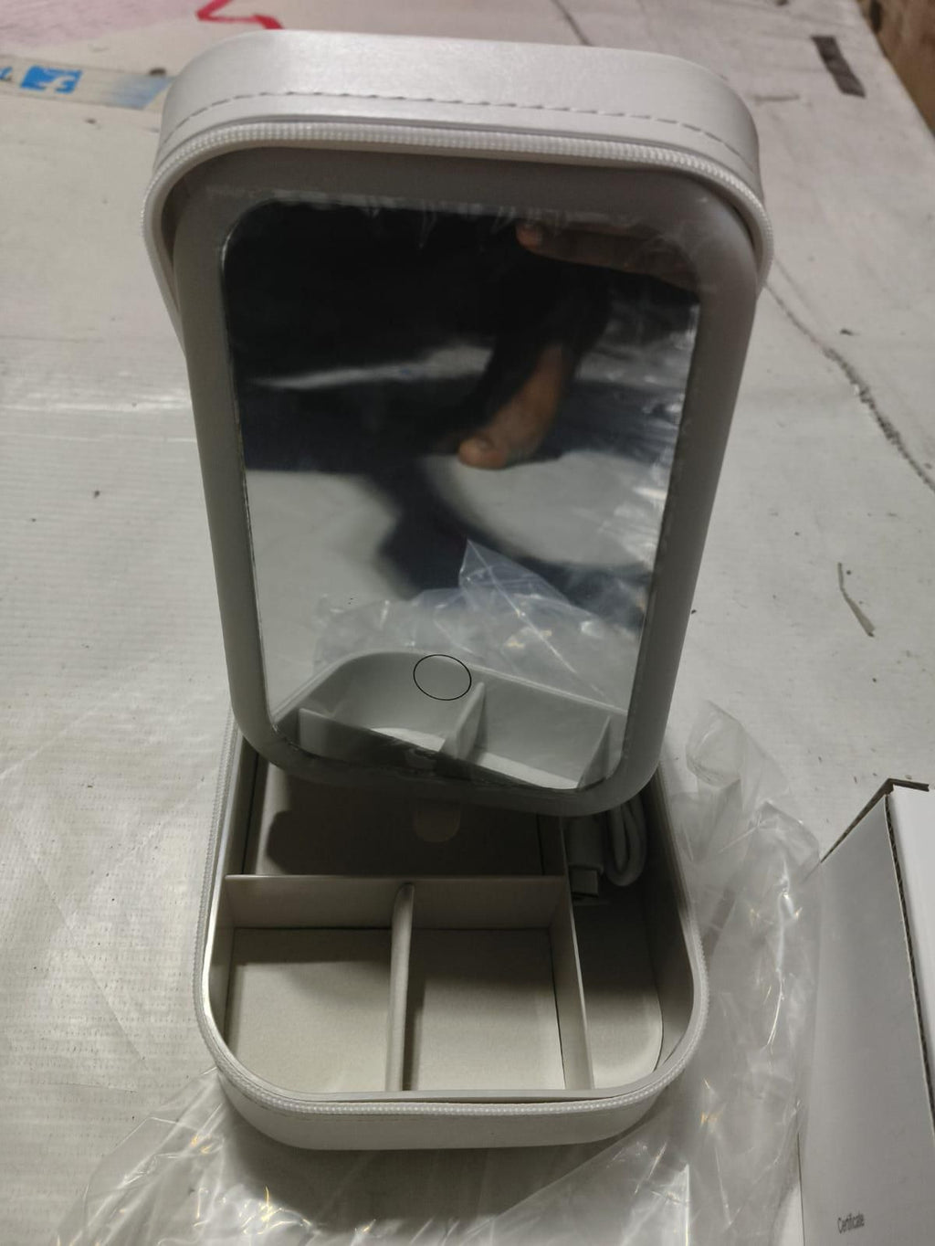 White Jewelry Box with LED Mirror b7cvva-ip